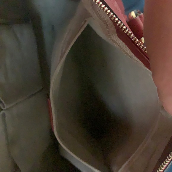 Red Gucci’s hand bag - Picture 8 of 14